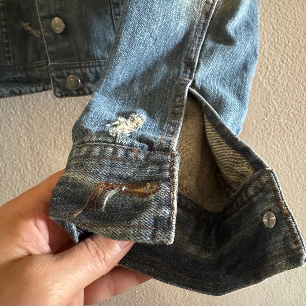 Distressed Jean jacket. - Picture 7 of 8
